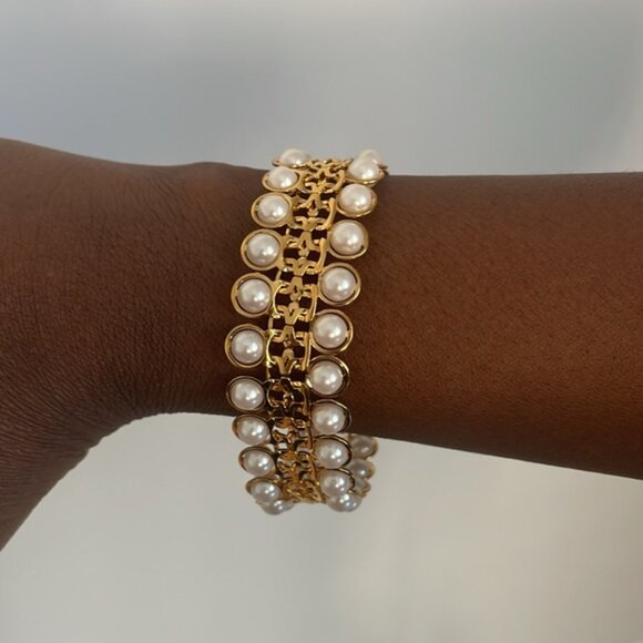 Vintage Avon Bracelet Faux Pearl Gold Tone Chain Link Grandmacore Classic - Picture 6 of 6